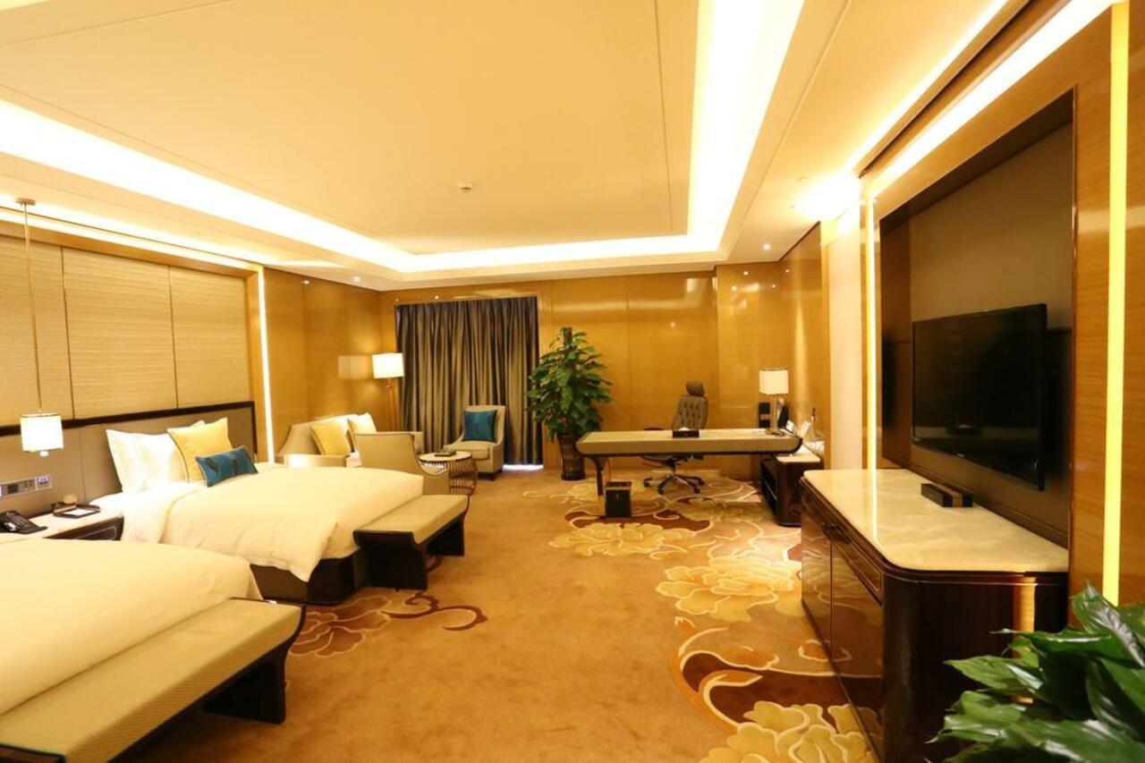 Jinjiang International Hotel Урумки Екстериор снимка