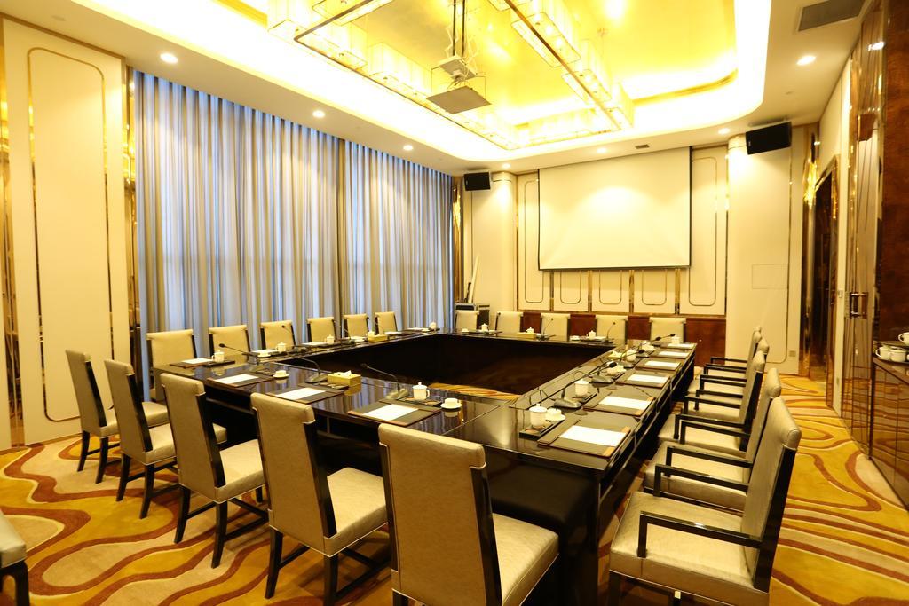 Jinjiang International Hotel Урумки Екстериор снимка