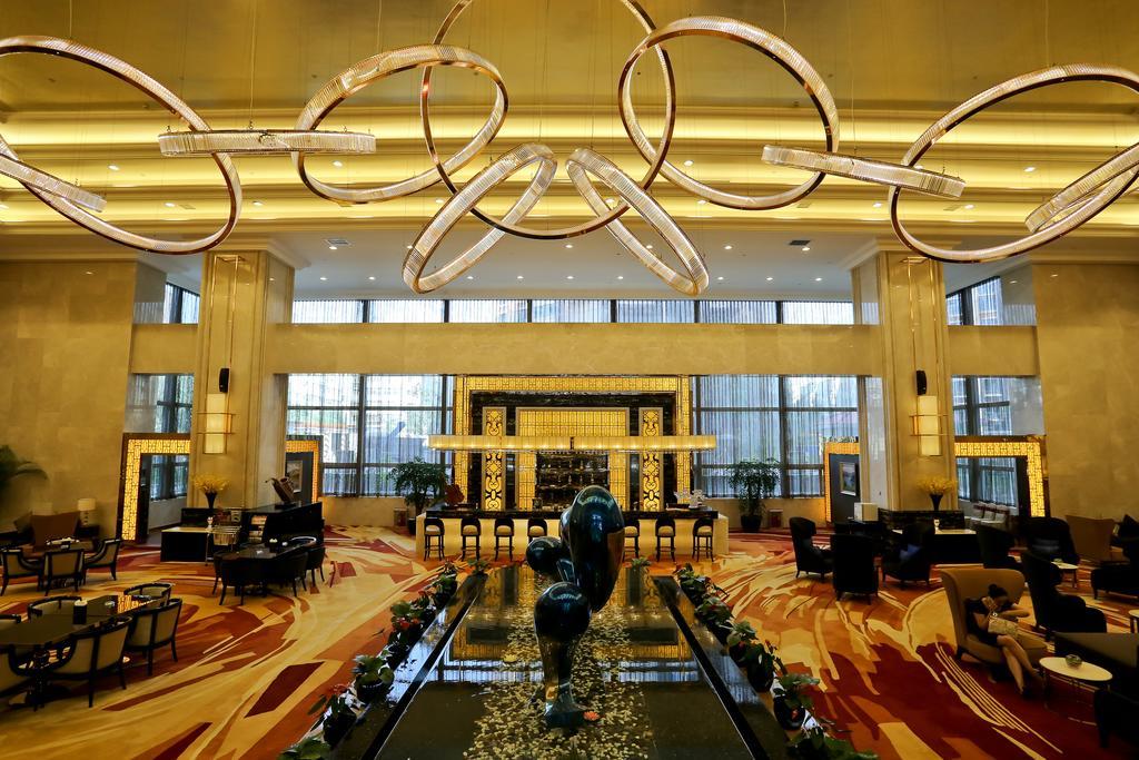 Jinjiang International Hotel Урумки Екстериор снимка