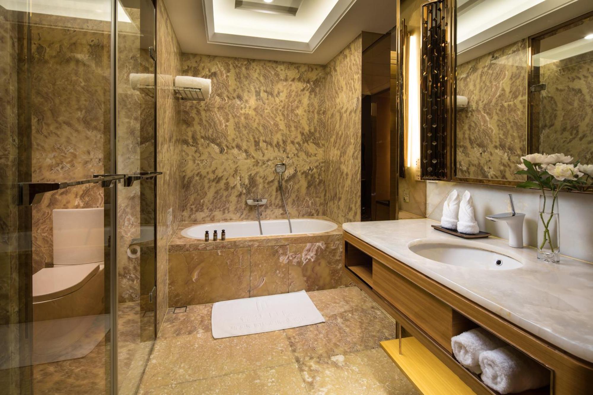 Jinjiang International Hotel Урумки Екстериор снимка