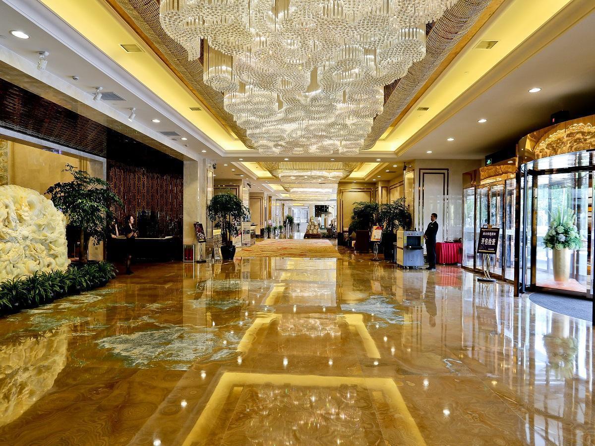 Jinjiang International Hotel Урумки Екстериор снимка