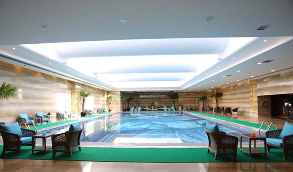 Jinjiang International Hotel Урумки Екстериор снимка