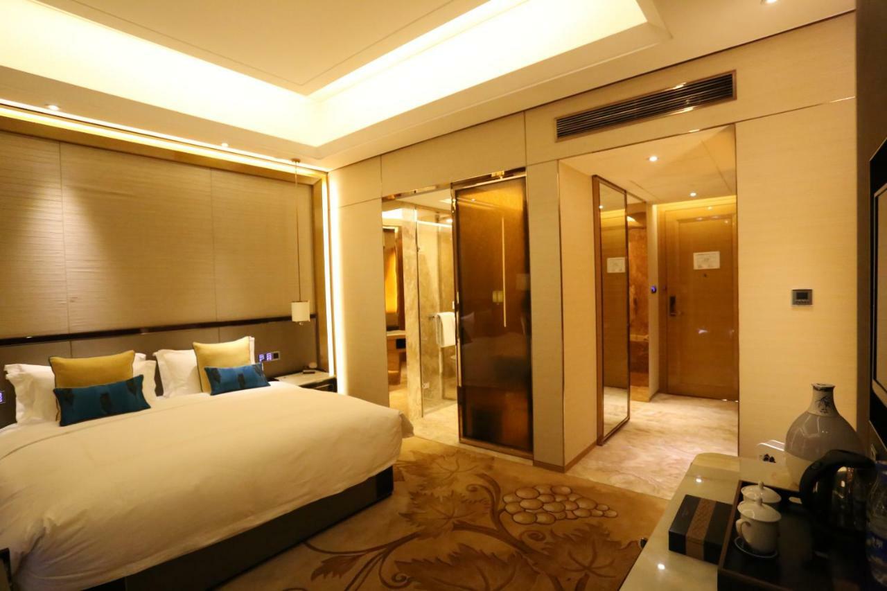 Jinjiang International Hotel Урумки Екстериор снимка